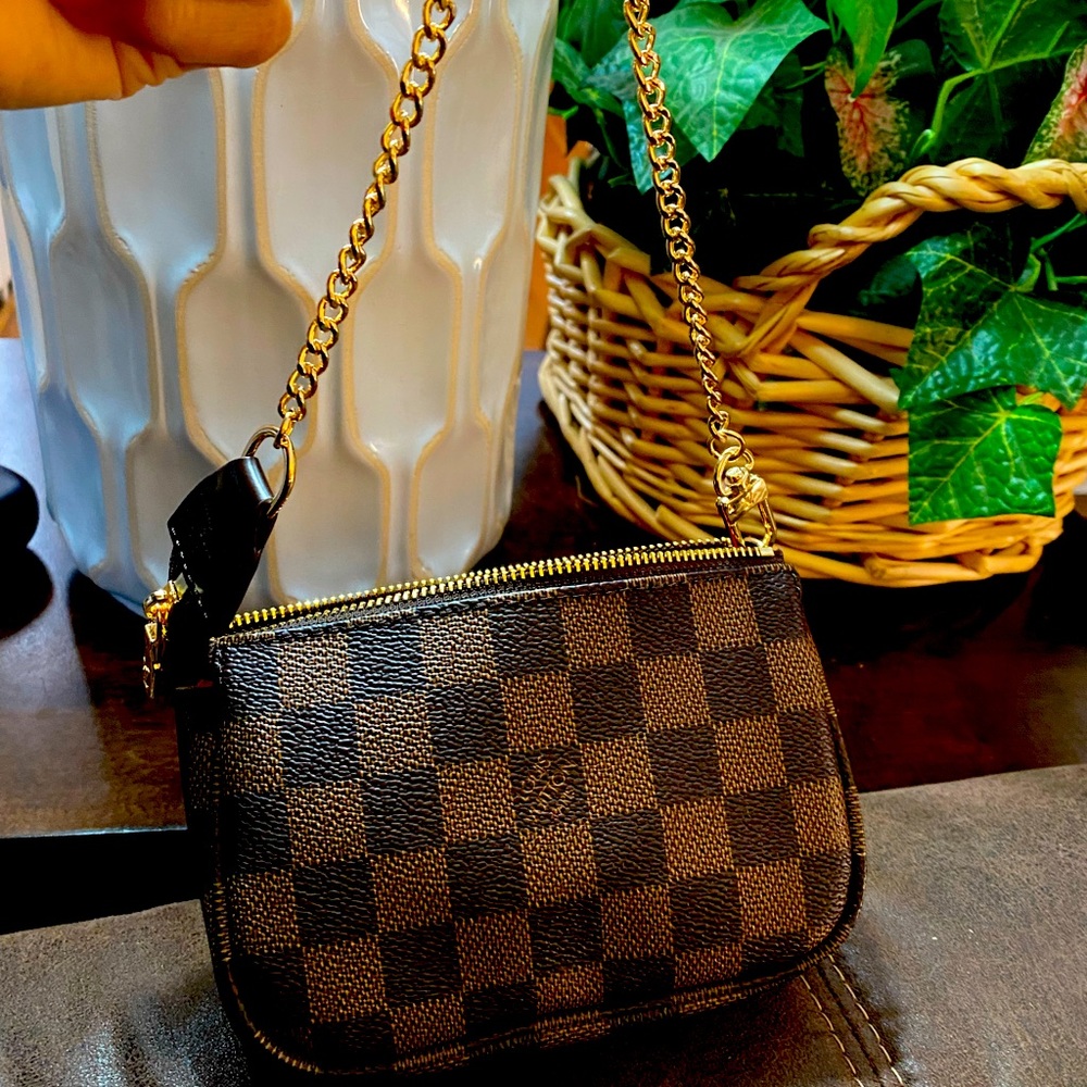 Louis Vuitton Damier Ebene Mini Pochette
